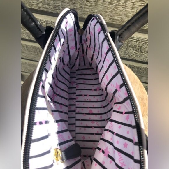 Betsey Johnson black and white quilted crossbody bag - Picture 6 of 14